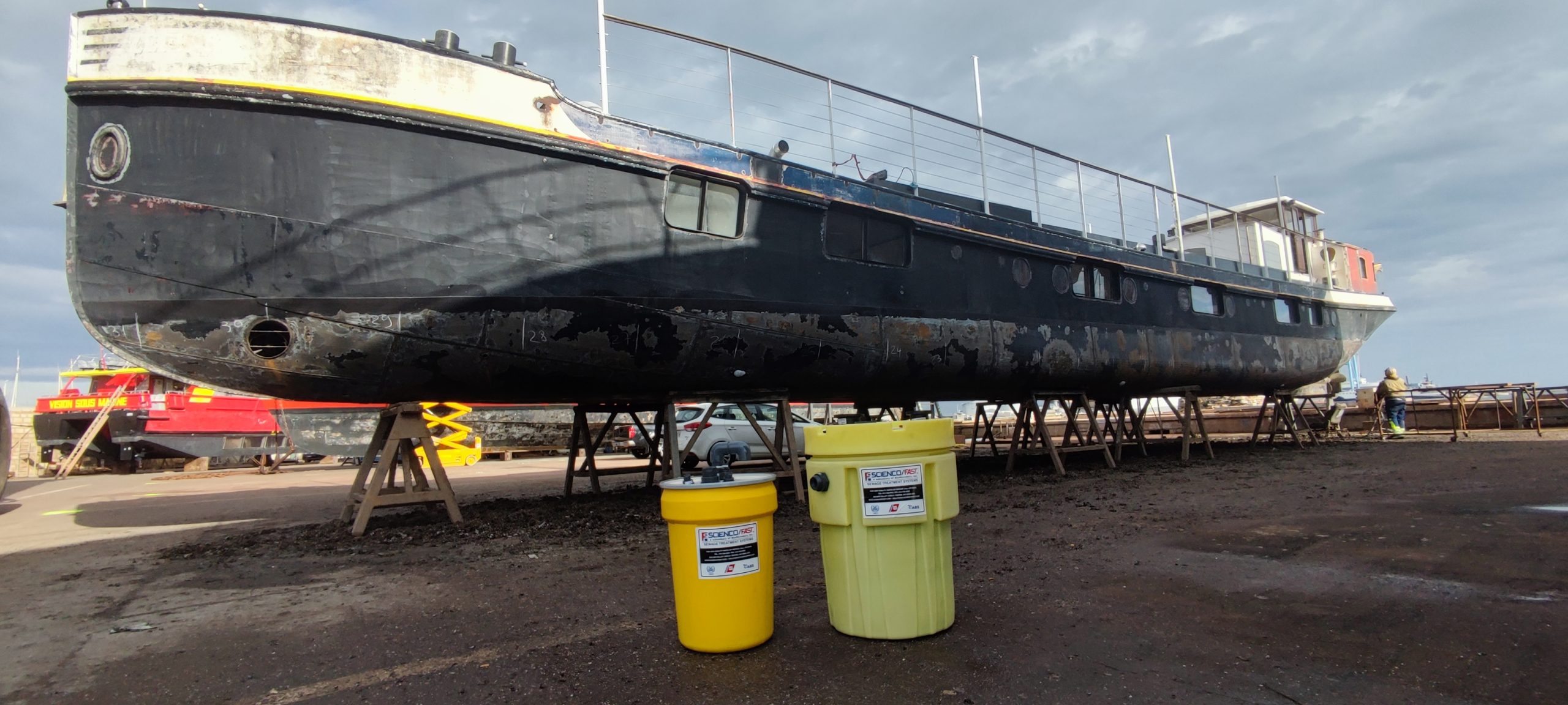 Installation MarineFAST sur péniche